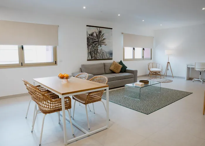 Las Canteras Beach Suites